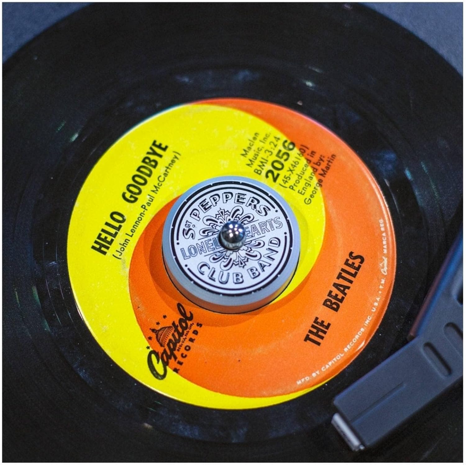 Beatles - Crosley Sgt Pepper Aluminium 45 Adapter