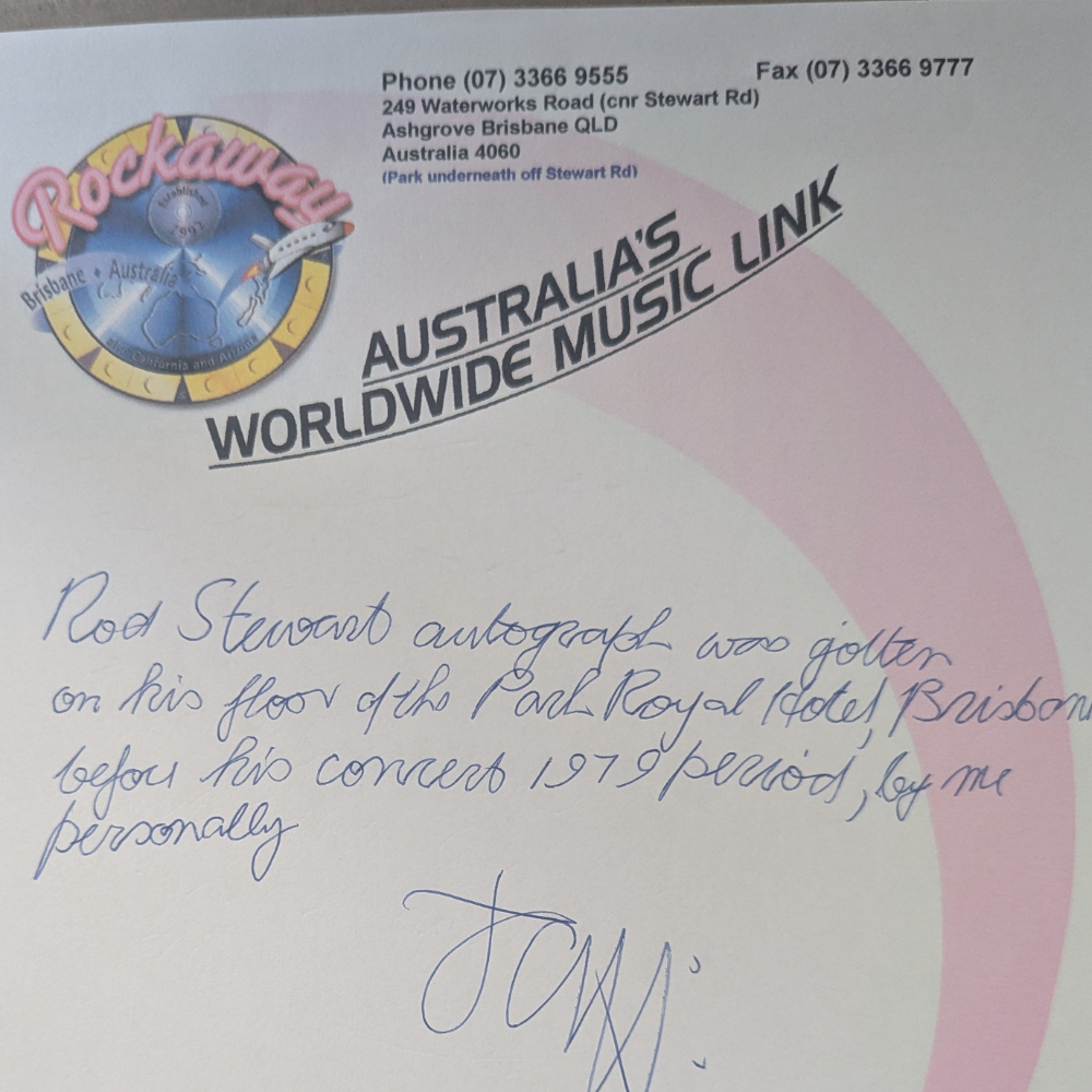 Rod Stewart - Rod Stewart Autograph On White paper