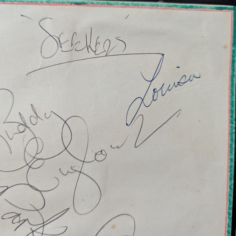 Seekers  - The 'New' Seekers Autographs On White Paper