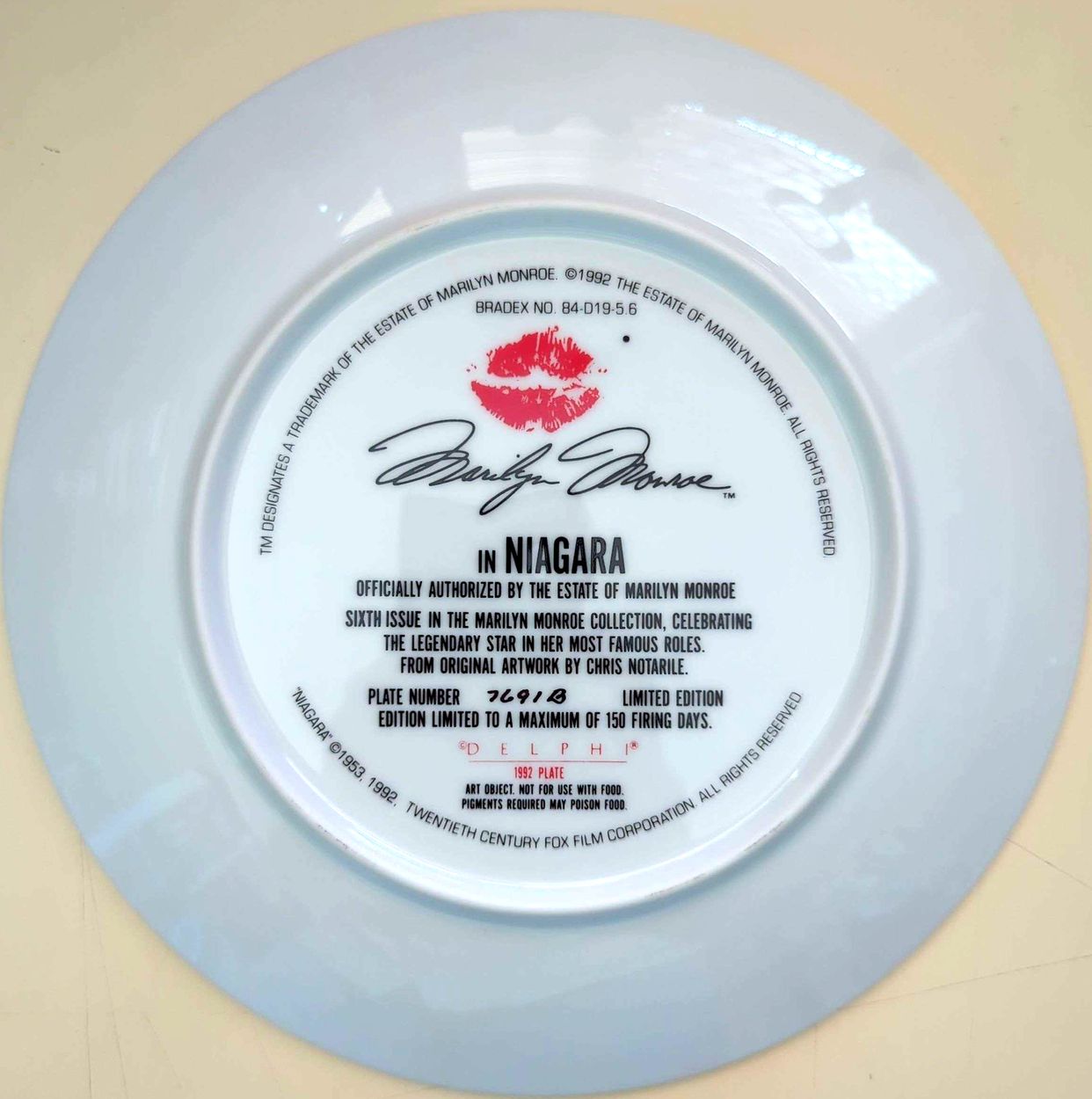 Marilyn Monroe - Vintage 1992 Delphi Niagara Plate #7691B + COA (No Box)