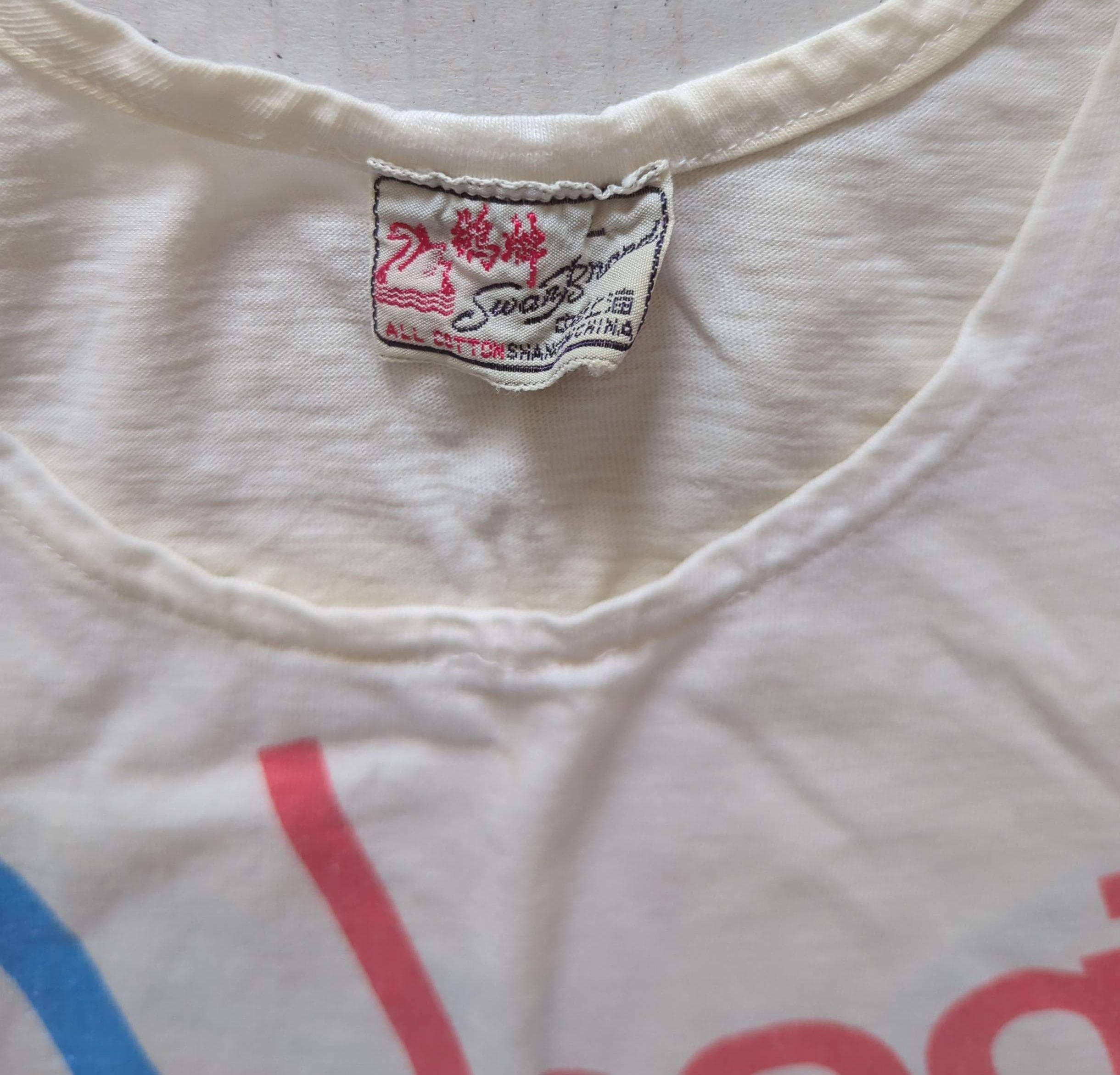 Easybeats - Australian Reunion Tour 1986 Original Vintage Concert Tank Top Sleeveless T-Shirt White Size L (Single Stitch)