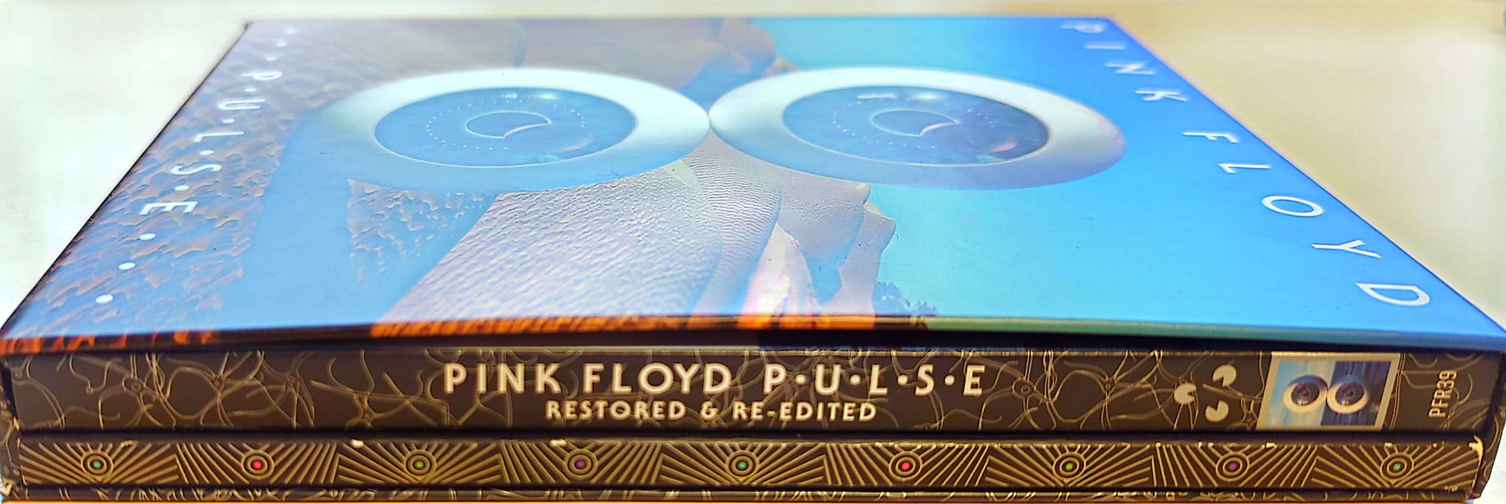 Pink Floyd – Pulse P.U.L.S.E. Deluxe Ed 2 Disc Blu-Ray DVD  Boxset (Used)