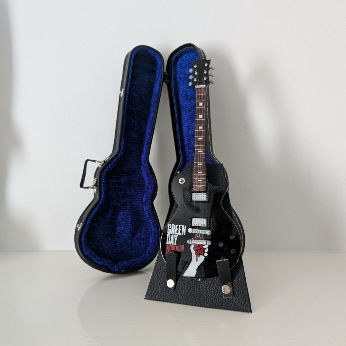 Green Day - Miniature Guitar with Stand & Case