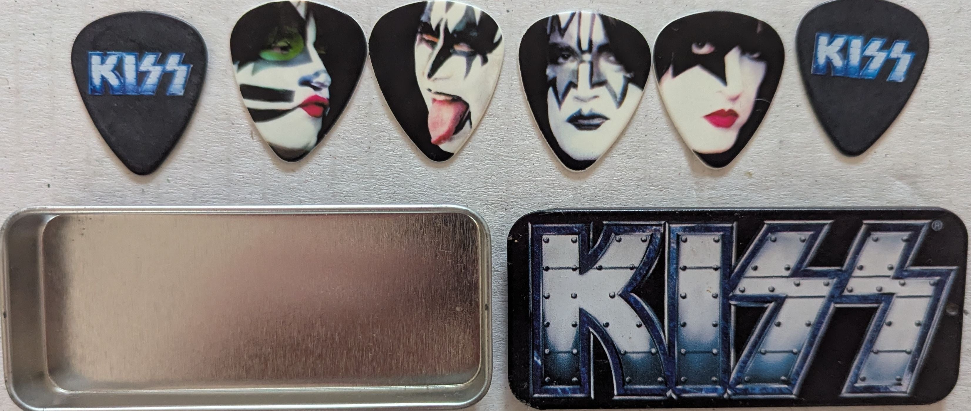 Kiss - Set Of  6 Guitar Picks