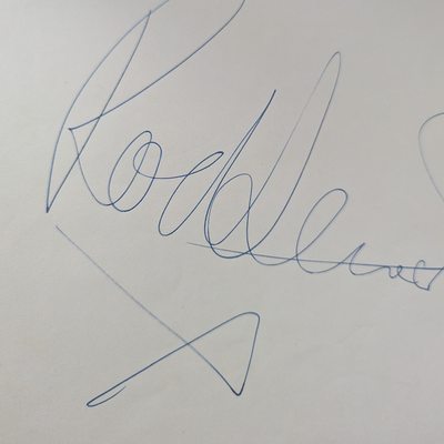 Rod Stewart - Rod Stewart Autograph On White paper