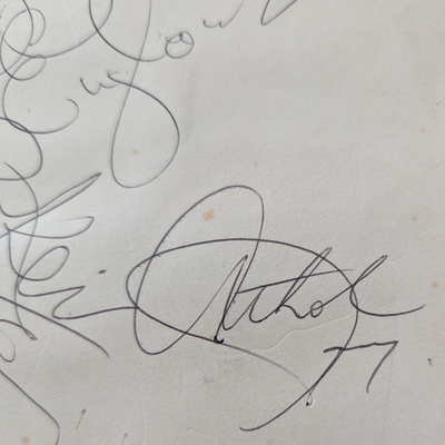 Seekers  - The 'New' Seekers Autographs On White Paper