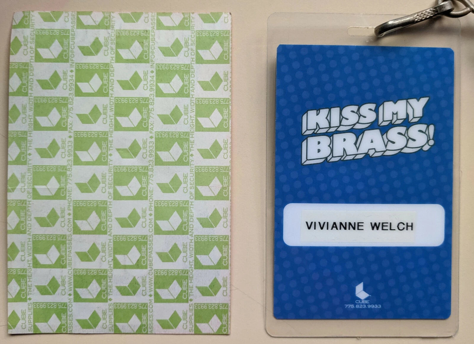 Bette Midler - Kiss My Brass Tour 2004 Original Vintage Concert T-Shirt Purple Size XL + 2005 VIP Lanyard + Backstage Pass