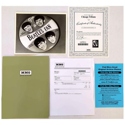 Beatles - Chicago Tribune 9 Dec 1980 Original Archive Beatles Fan Photo With COA